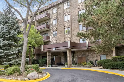 700 Wellington Ave #509, Elk Grove Village, IL 60007