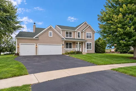 831 Bach Ct, Woodstock, IL 60098