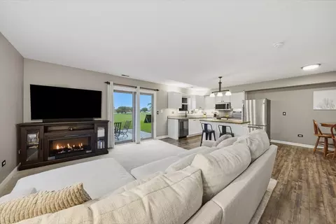 Living - 25101 Faraday Rd, Manhattan, IL 60442 photo 2 of 2