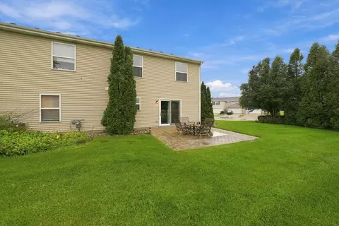 Exterior - 25101 Faraday Rd, Manhattan, IL 60442 photo 2 of 5