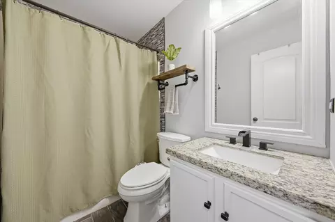 Bath - 25101 Faraday Rd, Manhattan, IL 60442 photo 1 of 2