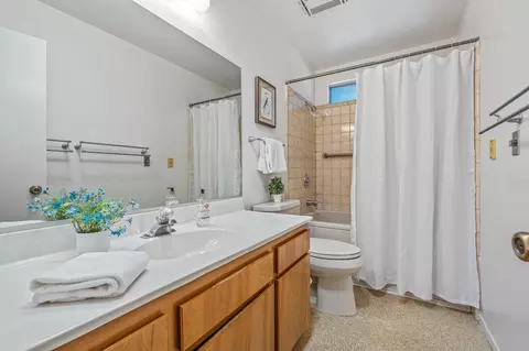 Bath - 12450 Algonquin Rd, Apple Valley, CA 92308 photo 2 of 2