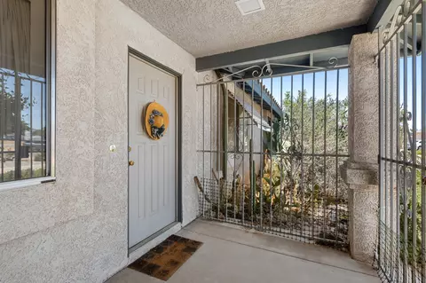 Exterior - 12450 Algonquin Rd, Apple Valley, CA 92308 photo 7 of 10