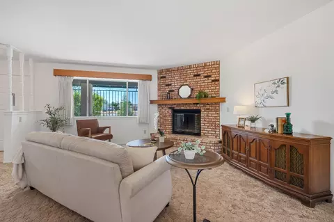 Living - 12450 Algonquin Rd, Apple Valley, CA 92308 photo 5 of 5