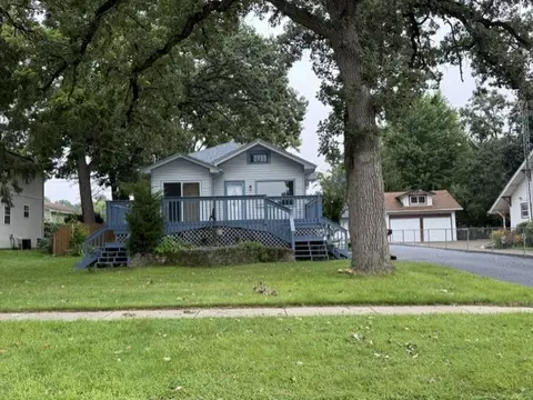 414 W Park Ave, Round Lake, IL 60073