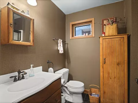 Bath - 2234 Breckenboro Rd, Davis, IL 61019 photo 1 of 2