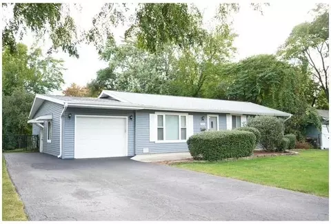 162 Thunderbird Trl, Carol Stream, IL 60188
