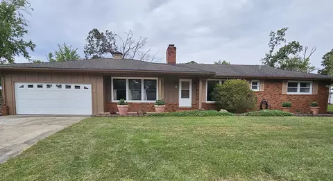 Exterior - 3 Linnview Dr, Mount Vernon, IL 62864 photo 2 of 18