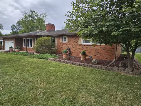 Exterior - 3 Linnview Dr, Mount Vernon, IL 62864 photo 4 of 18