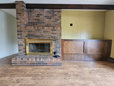 Living - 3 Linnview Dr, Mount Vernon, IL 62864 photo 4 of 5