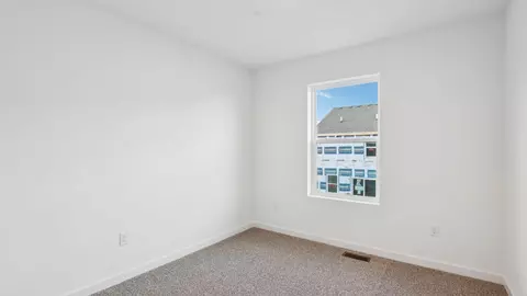 Bedroom - 1303 Foxglove Dr, Bartlett, IL 60103 photo 4 of 7