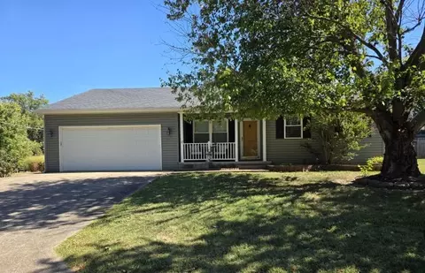 2 Acorn Dr, Harrisburg, IL 62946