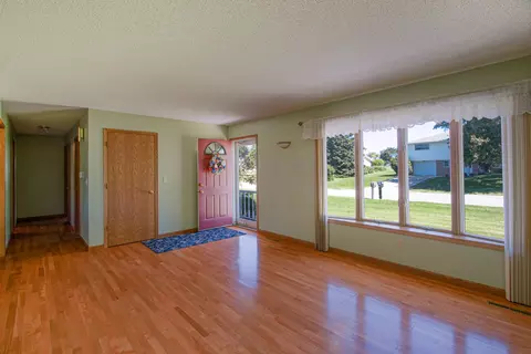 Living - 1008 1st Ave, Fulton, IL 61252 photo 2 of 3