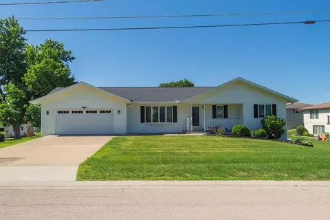 Exterior - 1008 1st Ave, Fulton, IL 61252 photo 2 of 5
