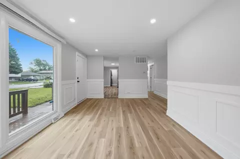 Living - 16548 Paulina St, Markham, IL 60428 photo 5 of 6