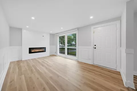 Living - 16548 Paulina St, Markham, IL 60428 photo 2 of 6