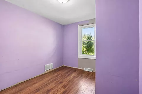 Bedroom - 14938 Millard Ave, Midlothian, IL 60445 photo 1 of 10