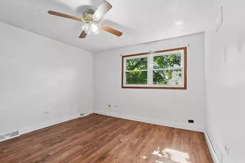 Bedroom - 14938 Millard Ave, Midlothian, IL 60445 photo 7 of 10