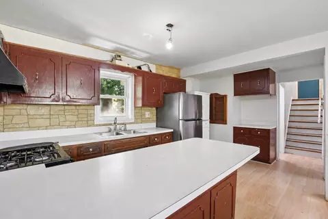 Kitchen - 14938 Millard Ave, Midlothian, IL 60445 photo 3 of 3