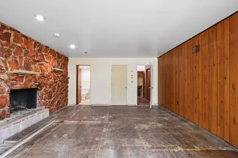 Living - 14938 Millard Ave, Midlothian, IL 60445 photo 6 of 7