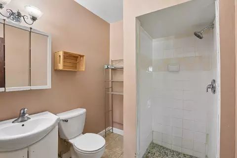 Bath - 14938 Millard Ave, Midlothian, IL 60445 photo 1 of 5