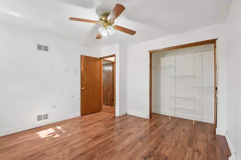 Bedroom - 14938 Millard Ave, Midlothian, IL 60445 photo 8 of 10