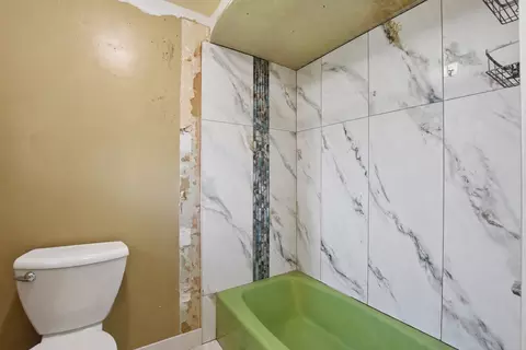 Bath - 14938 Millard Ave, Midlothian, IL 60445 photo 4 of 5