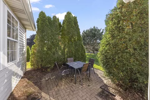 Exterior - 16146 Huron St, Crest Hill, IL 60403 photo 4 of 7