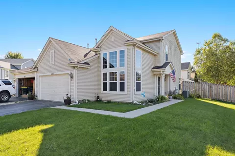 1134 Spinnaker St, Pingree Grove, IL 60140