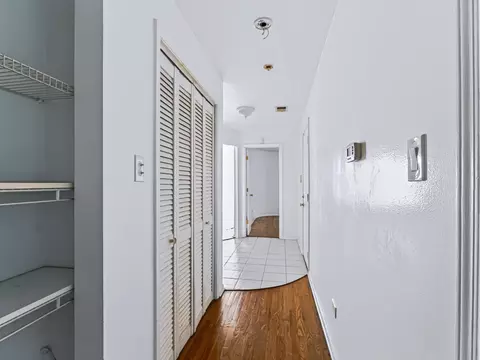 Entry Way - 1942 E 72nd Pl #2A, Chicago, IL 60649 photo 2 of 2