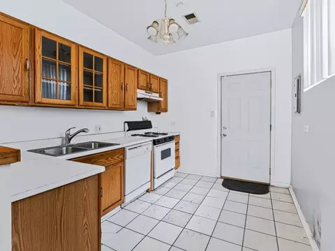 Kitchen - 1942 E 72nd Pl #2A, Chicago, IL 60649 photo 2 of 2