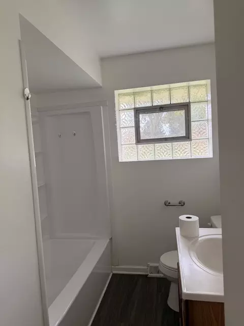 Bath - 21 W146 Tee Ln, Itasca, IL 60143 photo 1 of 1