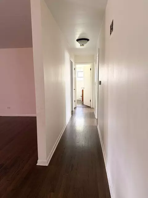 Entry Way - 21 W146 Tee Ln, Itasca, IL 60143 photo 1 of 1