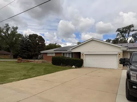 Exterior - 21 W146 Tee Ln, Itasca, IL 60143 photo 4 of 4
