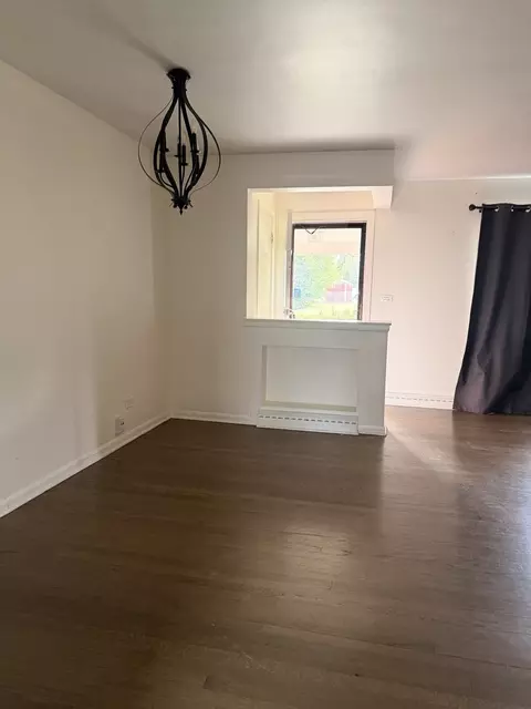 Living - 21 W146 Tee Ln, Itasca, IL 60143 photo 2 of 2