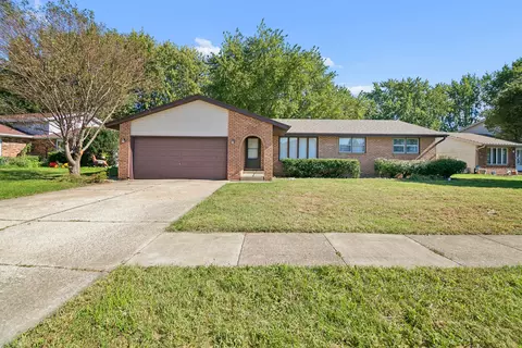 1170 Quail Dr, Bradley, IL 60915