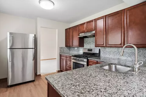 Kitchen - 1440 Carleton Ave, Naperville, IL 60565 photo 2 of 2