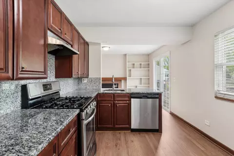 Kitchen - 1440 Carleton Ave, Naperville, IL 60565 photo 1 of 2