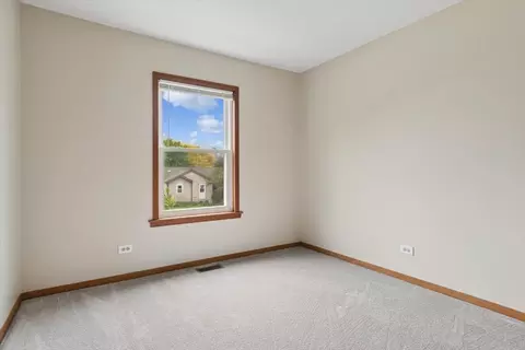 Bedroom - 1440 Carleton Ave, Naperville, IL 60565 photo 2 of 4
