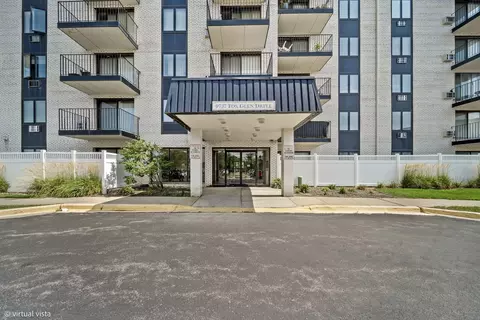 9737 N Fox Glen Dr #1G, Niles, IL 60714