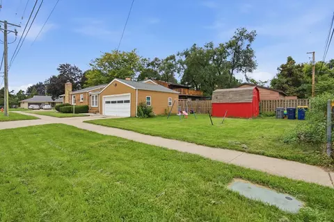 Exterior - 1270 Van St, Elgin, IL 60123 photo 4 of 5