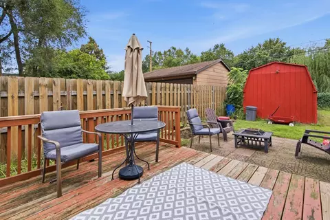 Exterior - 1270 Van St, Elgin, IL 60123 photo 2 of 5