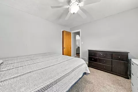 Bedroom - 1270 Van St, Elgin, IL 60123 photo 1 of 4