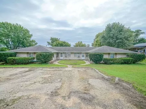 416 E 2nd St, Byron, IL 61010