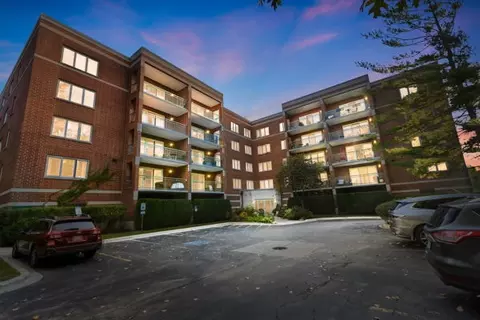 5320 N Lowell Ave #506, Chicago, IL 60630