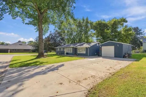 2916 28th Ave, Rock Island, IL 61201