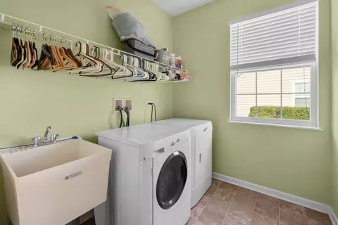 Other - 308 Comstock Dr, Elgin, IL 60124 photo 3 of 11