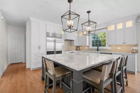 Kitchen - 308 Comstock Dr, Elgin, IL 60124 photo 2 of 4