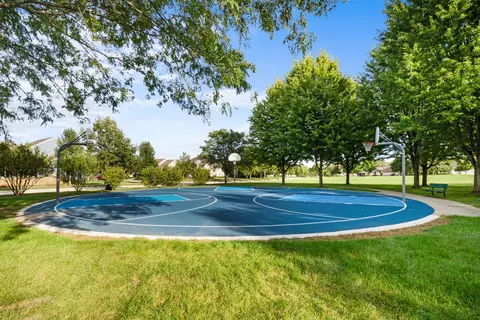 Other - 308 Comstock Dr, Elgin, IL 60124 photo 10 of 11