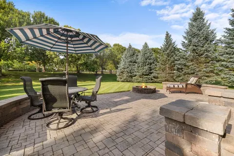 Exterior - 308 Comstock Dr, Elgin, IL 60124 photo 6 of 10